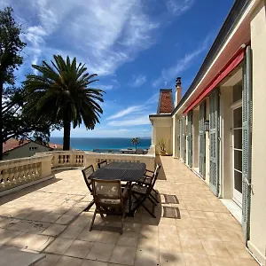 Palmeraie - Magnifique D'epoque Avec Vue 4 Personnes Avec Terrasse Le Port Apartment