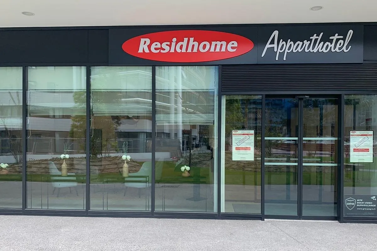 Residhome Nice Aeroport 3*,